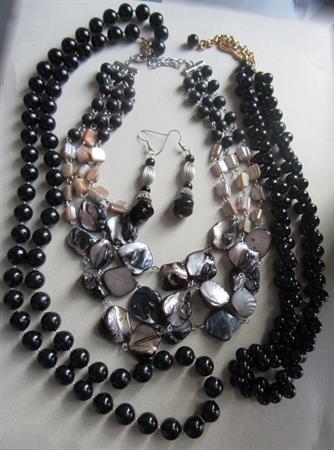 Vintage and Up Black Jewelry Lor Shell Napier Necklace