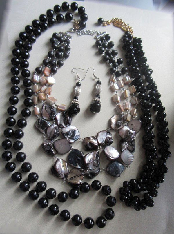 Vintage and Up Black Jewelry Lor Shell Napier Necklace