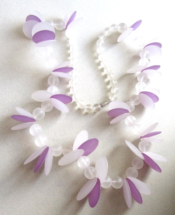 Vintage 1980's Frosted Purple Lucite Necklace