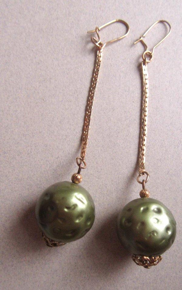Vintage Mod Green Dimpled Pierced Earrings