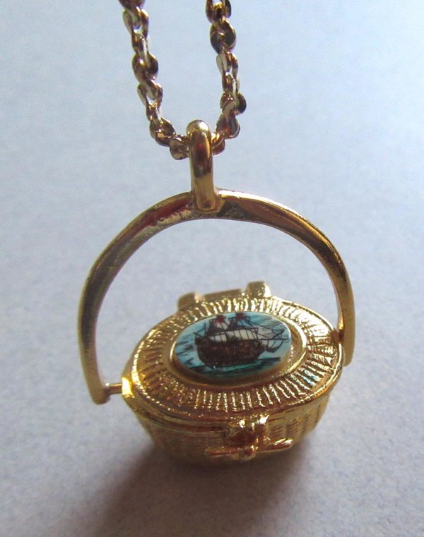 Vintage Nantucket Basket Lightship Pendant Scrimshaw Alan Luiz Necklace 