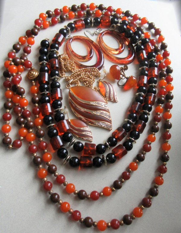 Vintage and Up Lucite Jewelry Lot