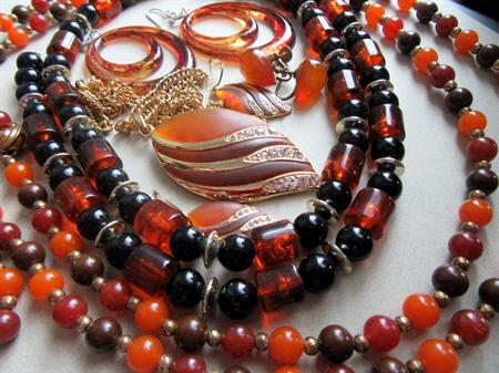 Vintage and Up Lucite Jewelry Lot