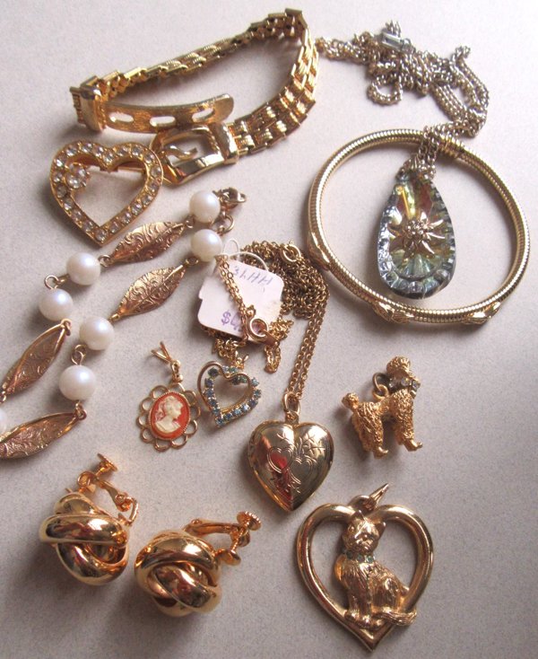 Vintage Jewelry Lot  Hearts! GREAT Variety Vendome Earrings