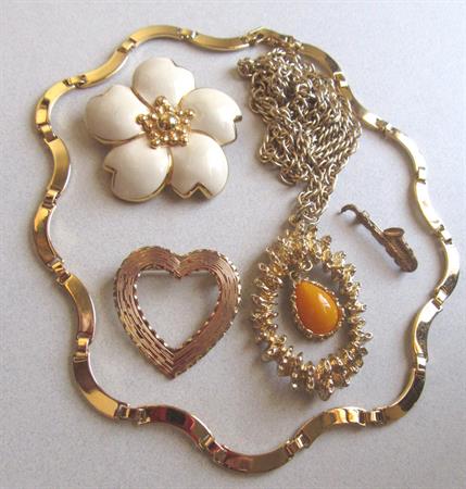 Vintage Jewelry Lot Sarah Coventry Pins Necklaces