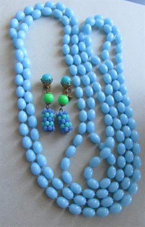 Vintage 1960's Mod blue Long Necklace Beads Earrings