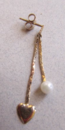 1980's 14k Gold Genuine Pearl Single Heart Earring Fine Jewelry