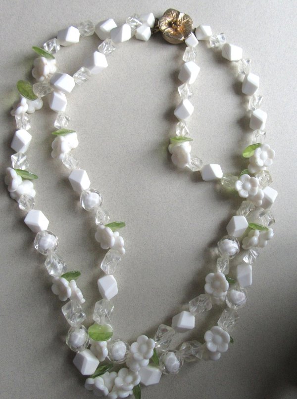 Vintage 1950's Lucite Flower Necklace Summer Jewelry