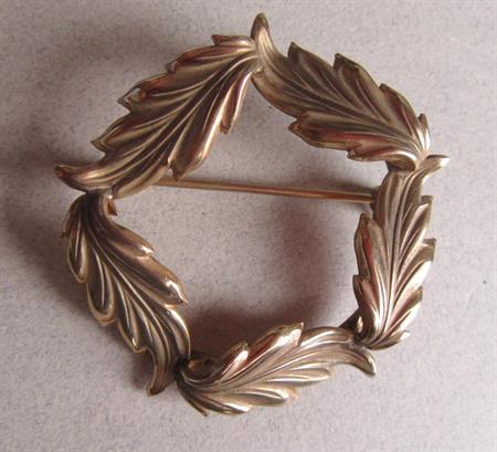 Vintage Gold Filled Wreath Pin Brooch Fine Jewelry