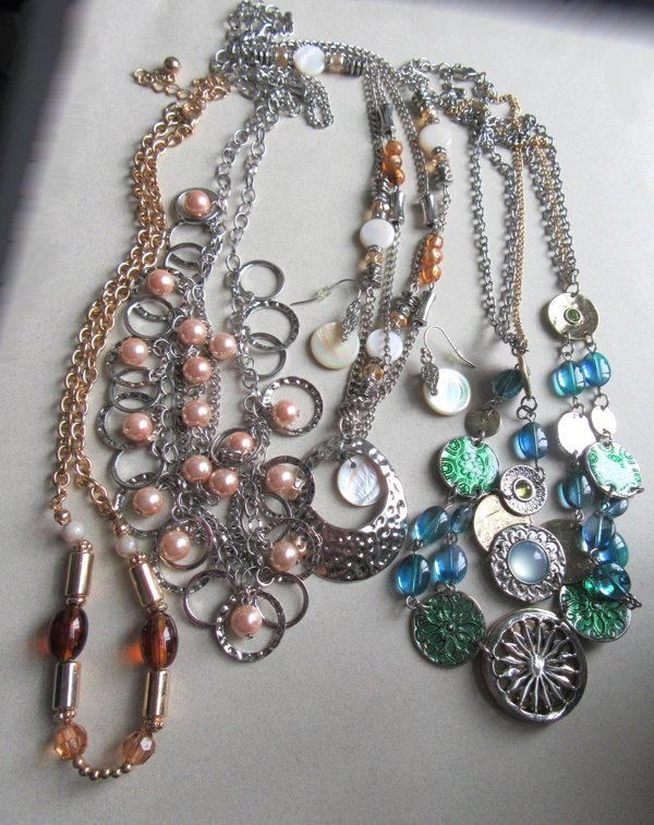 Necklaces Lot Faux Pearls Lucite Mother of Pearl Jewelry Lot