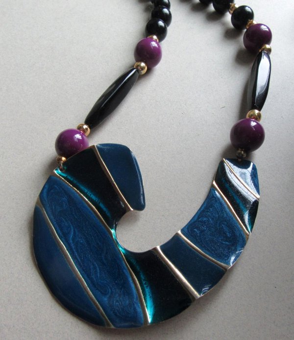 1980's Enameled Pendat Necklace Vintage Jewelry