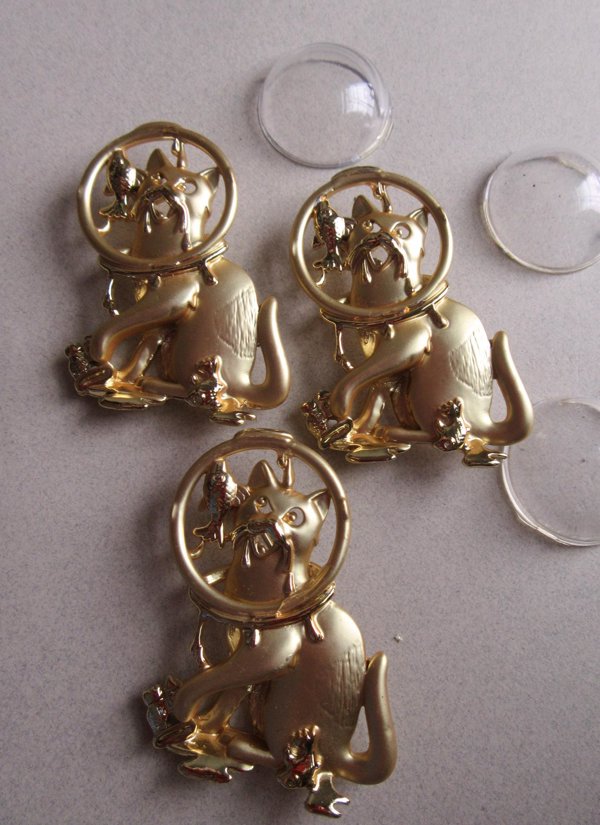 Three Vintage Danecraft Cat In Fish Bowl Pins Domes Need to be Reglued Never Worn