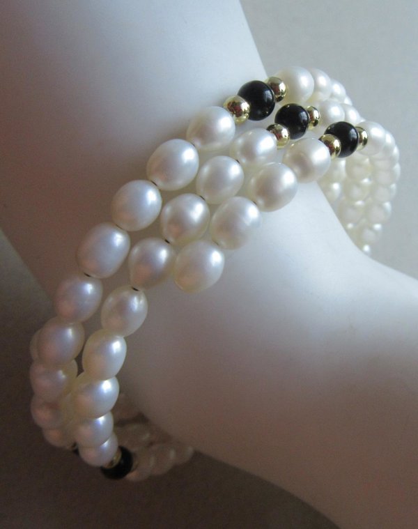 Genuine Freshwater Pearls Memory Wire Bracelet