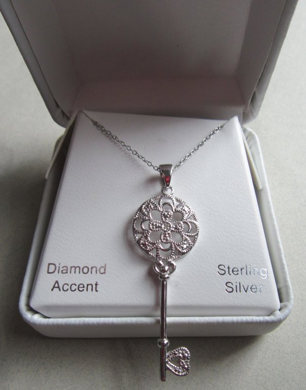Sterling Silver Skeleton Key Pendant Diamond Accent 18" Chain Never Worn Fine Jewelry