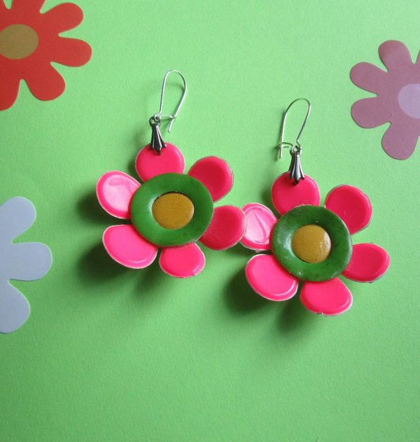 Vintage Mod 1960's Vinyl Flower Pierced Earrings