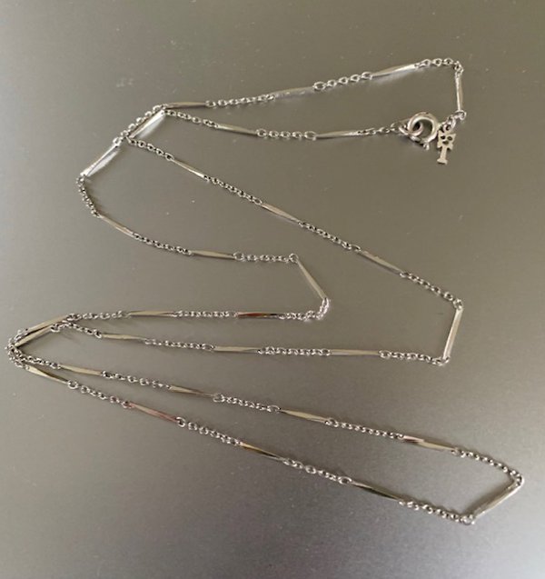 Vintage Crown Trifari Silver Tone Chain Signed Jewelry