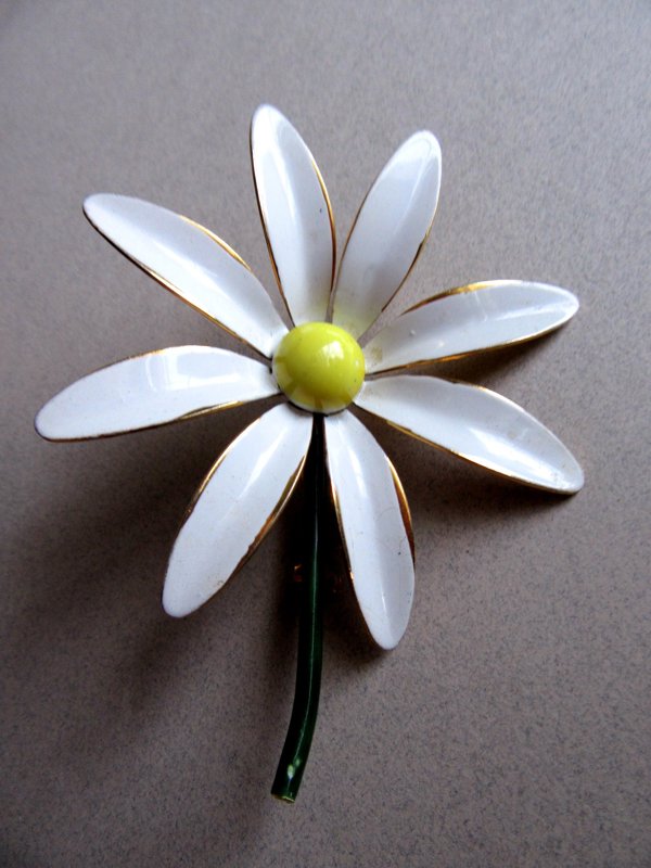 Mod 1960's Signed Sandor Large Daisy Pin