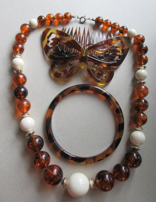 Small Vintage Jewelry Lot Tortoise Necklace Bangle Hair Comb