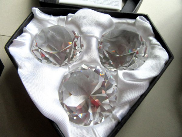 Oleg Cassini Three Diamond Shaped Crystal Paperweights Set 