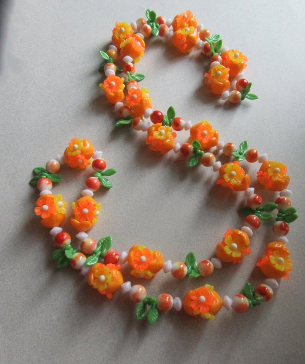 Mod 1960's Flower Necklace Orange Yellow Hippie '60's Accessories
