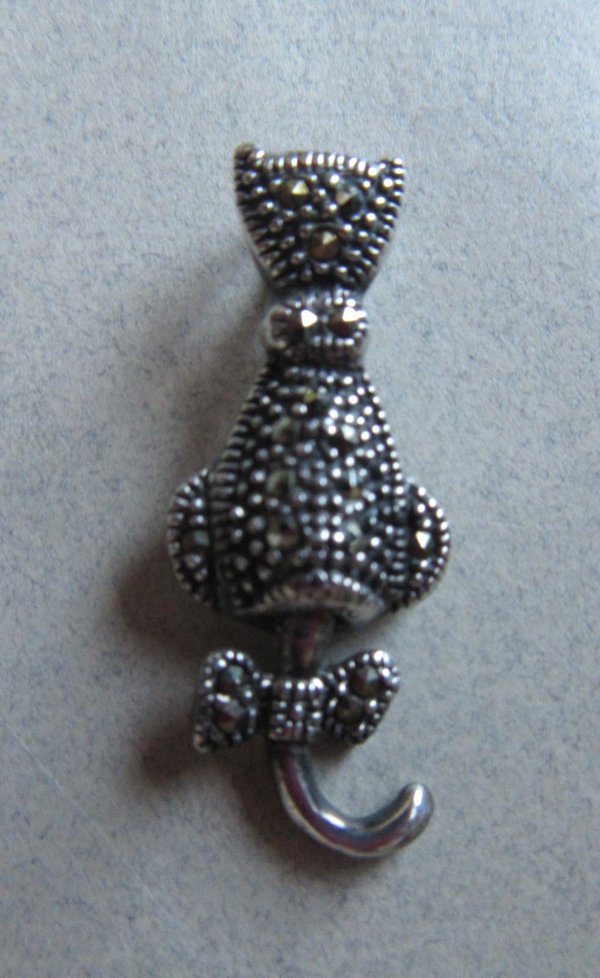 Sterling Silver Marcasite Cat Pendant 2.8 Grams Fine Jewelry