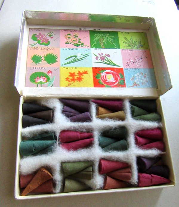 Vintage 1960's Cone Incense  Kyo-Nohana Japan