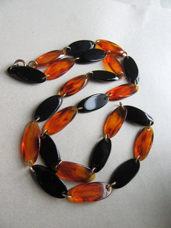 Vintage Bakelite and Lucite Slice Necklace Black and Iced Tea Earth Colors Fall