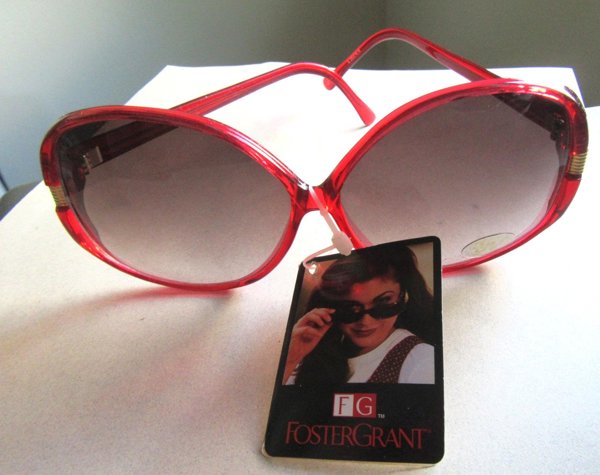 Vintage  1990's Ladies Red Sunglasses Foster Grant Never Worn with Original Tag