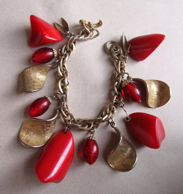 Vintage Chunky Red-Orange Bakelite Charm Bracelet