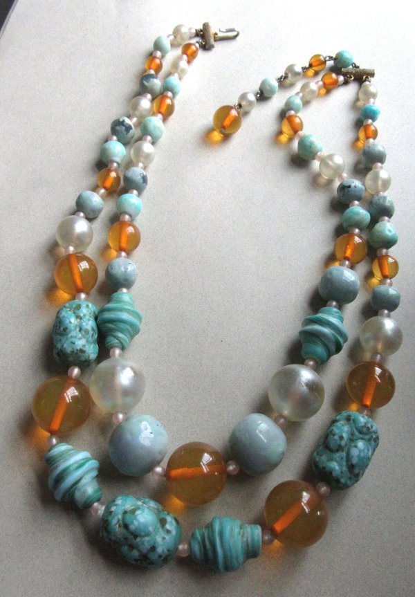 Vintage Apple Juice Bakelite Art Glass and Lucite Necklace