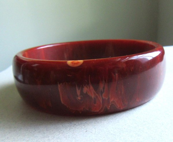 GORGEOUS Vintage Bakelite Spice Flame Bangle Bracelet